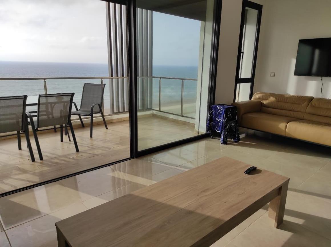 Bel appartement à plage des Nation Salé Esterno foto