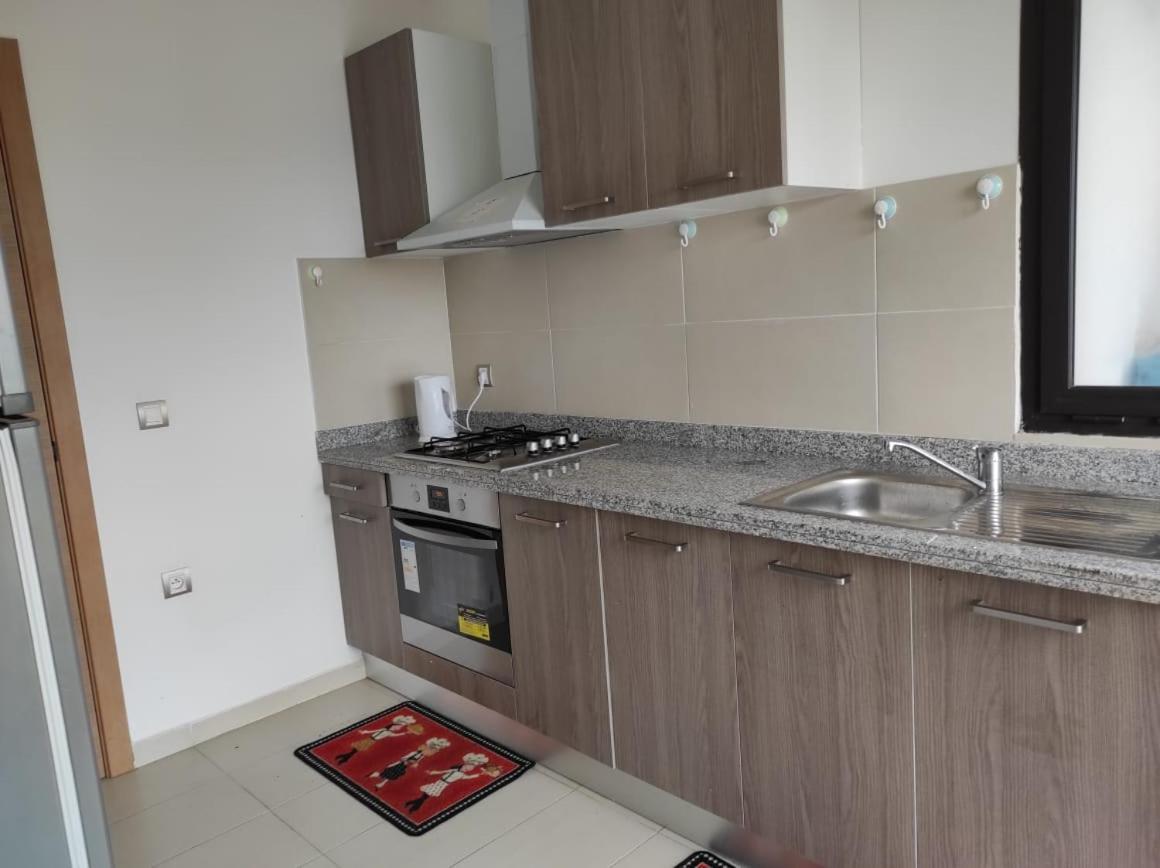 Bel appartement à plage des Nation Salé Esterno foto