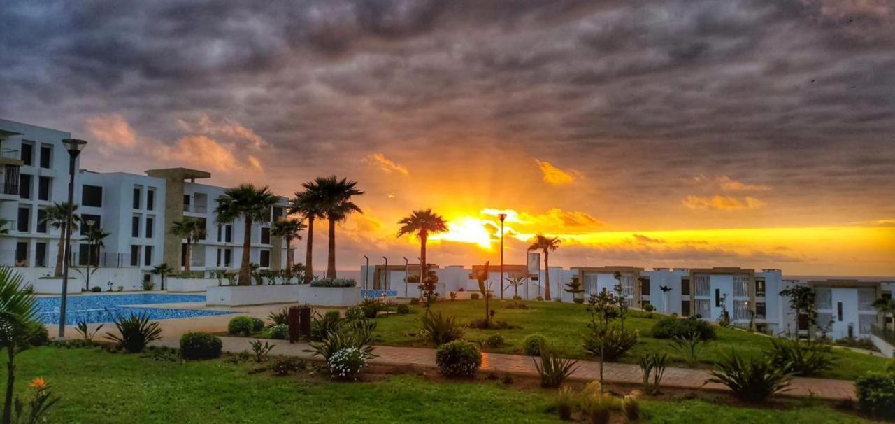 Bel appartement à plage des Nation Salé Esterno foto